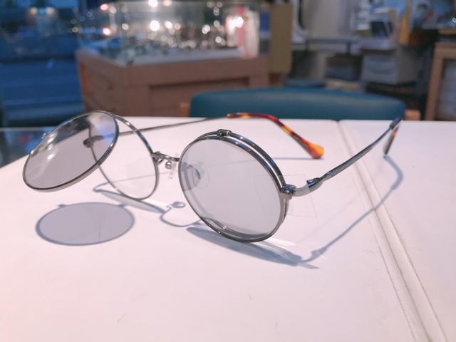 はね上げフレーム